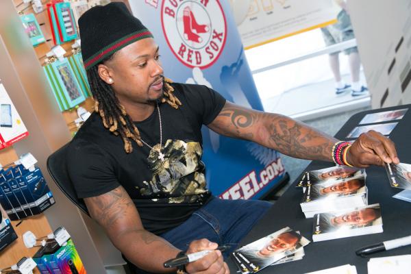 Hanley Ramirez Signing Autographs for Fans